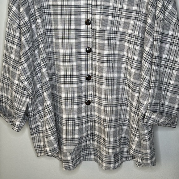 Show Me Your Mumu Lorolie Tunic Button Down Shirt in Black & White Size XL - Picture 4 of 9